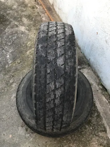 PNEUS 225 75 16