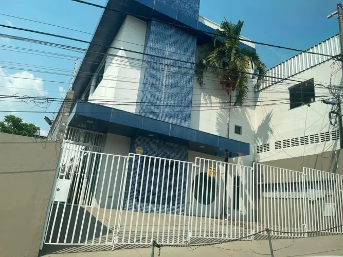 Ponto Comercial 480m2, com estacionamento . Vieiralves. Próx. Djalma Batista 