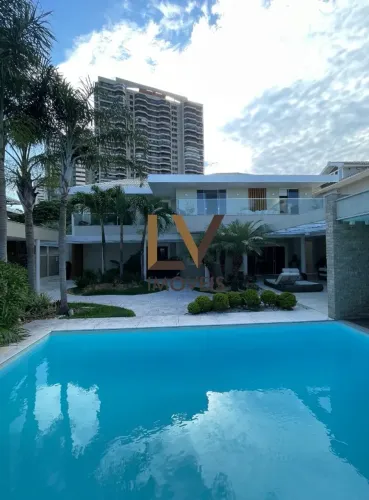 Casa de Luxo no Mansões | 4 Suítes e Piscina