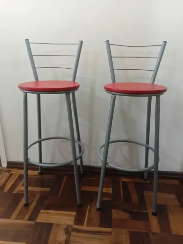 2 Banquetas por 100 reais