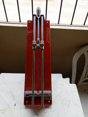 Riscadeira de cerâmica