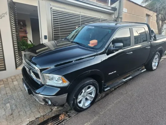 Ram Classic Laramie 5.7 V8 16V Gasolina 4X4 Aut. 2023