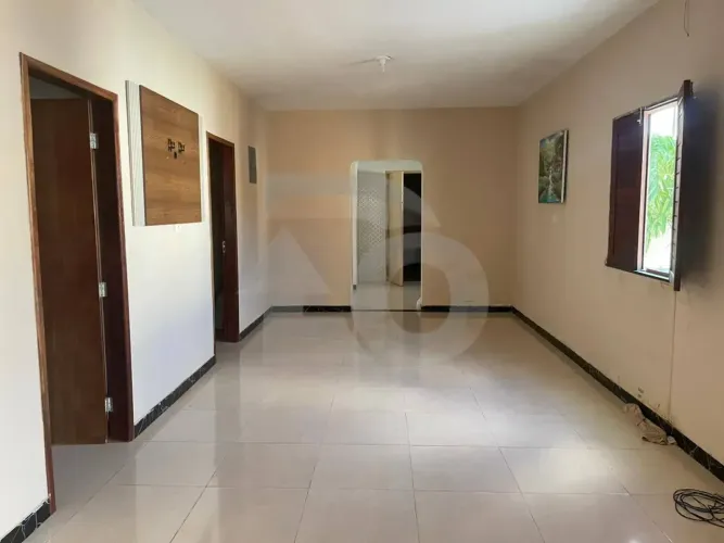 Casa na Barra dos Coqueiros com 5/4, Piscina e Garagem para 6 Carros