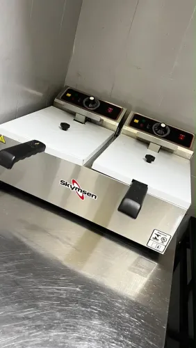 FRITADEIRA INDUSTRIAL SKYMSEN DUPLA - PRATICAMENTE NOVA!