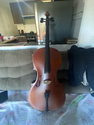 Violoncelo em excelente estado