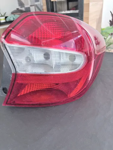 Vendo lanterna do lado direito traseiro do Ford Ka original.