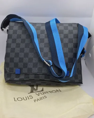Bolsa inspirada marca de grife