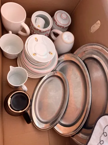Jogo de pratos de porcelana