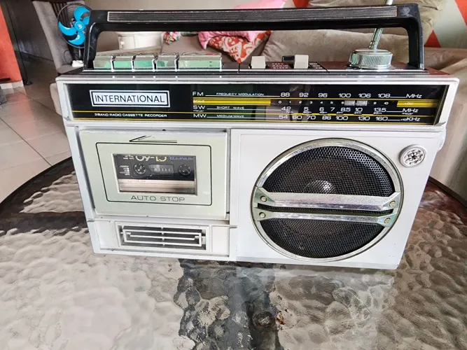 Rádio gravador am fm International anos 80