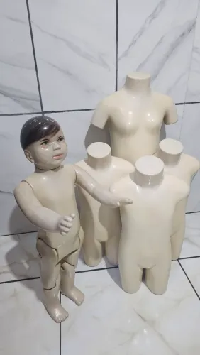 Manequim infantil