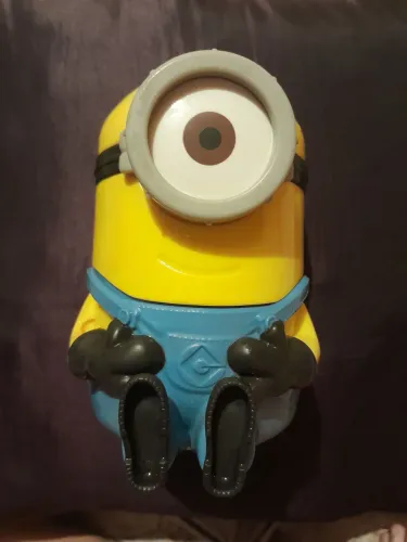 Garrafa minions com divisão para cereal