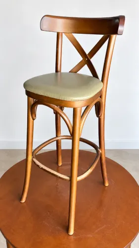 4 Banquetas Altas Bistrô Thonart de Madeira com Encosto