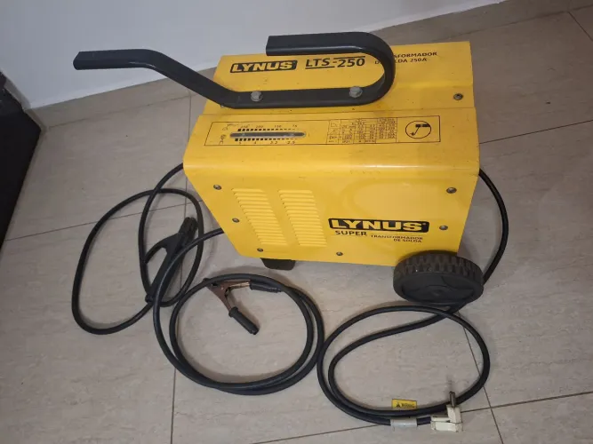 Máquina de solda Lynus 250A 220v