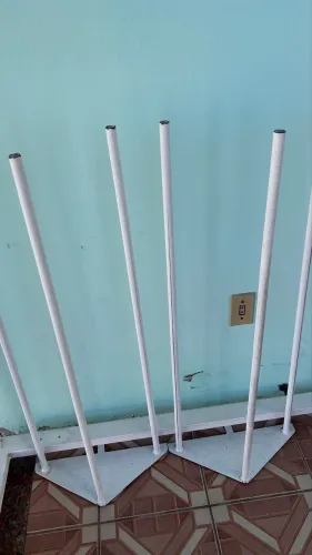 Organizador / Suporte para Cabides de Chão - R$ 80 cada (Tenho 3 unidades)