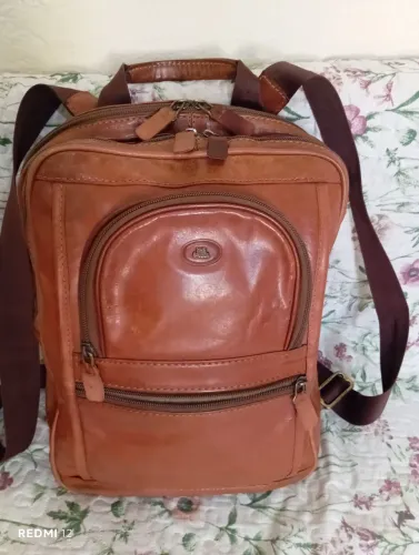 Mochila de couro legítimo