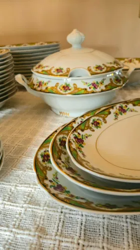 Aparelho de jantar vintage 42 pçs Porcelana Real