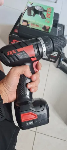 Furadeira e parafusadeira skil