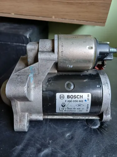 MOTOR DE PARTIDA SANDERO 2008 ( 8 DENTES ) USADO MAIS FUNCIONANDO $ 300,00 ORIGINAL .