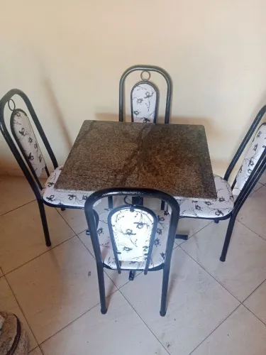 4 cadeiras faço entrega