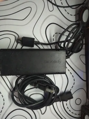 Fonte original para Xbox 360 bivolt