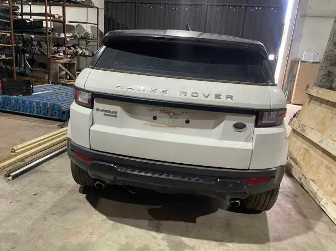 Sucata 2017 Range Rover Evoque 2.0 para retirada de peças