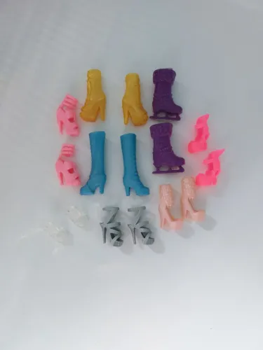 Lote de sapatos diversos barbie