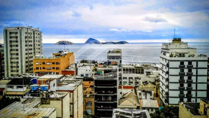 QUARTO E SALA EM ÓTIMA LOCALIZAÇÃO IPANEMA