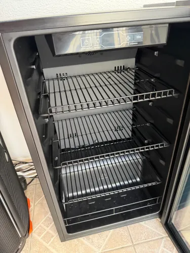 Cervejeira 96L MIDEA (Ainda na garantia)