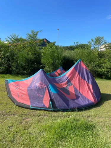 Kite DUOTONE DICE SLS 11 2023 + mochila