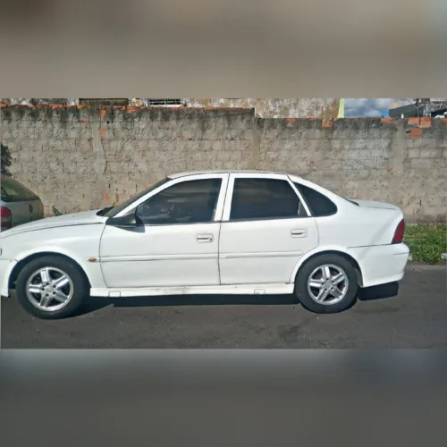 Chevrolet Vectra CD 2.2 16V / 2.0 16V Mec./aut. 2000