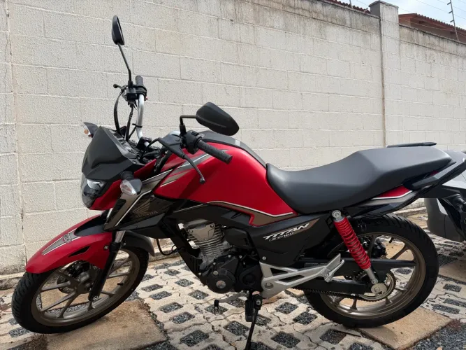 Honda CG 160 Titan 2026 - Edição Especial 50 Anos 