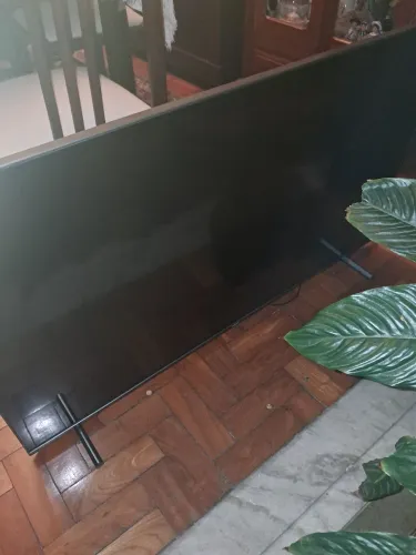 Televisão Philips 50 polegadas 4k - tela danificada