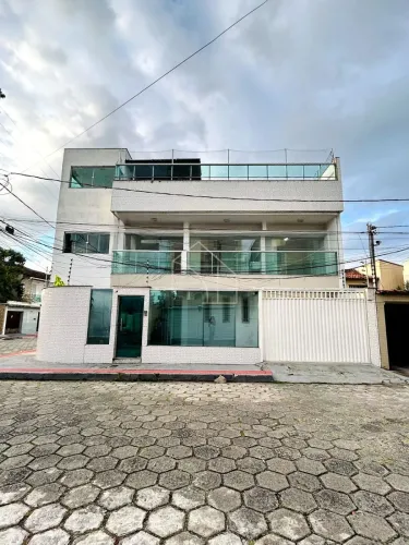 Triplex de esquina em Jardim Camburi | 206 m² | Potencial residencial e comercial