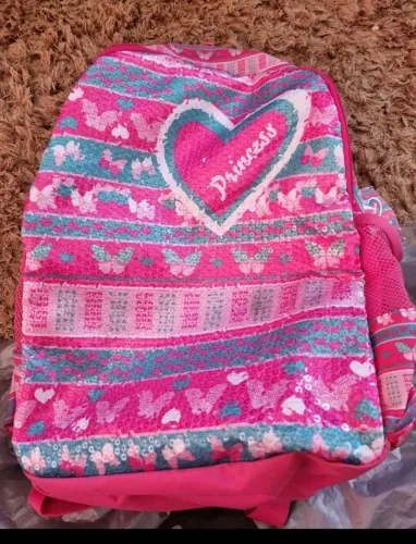 Mochila Nova com Lantejoulas 