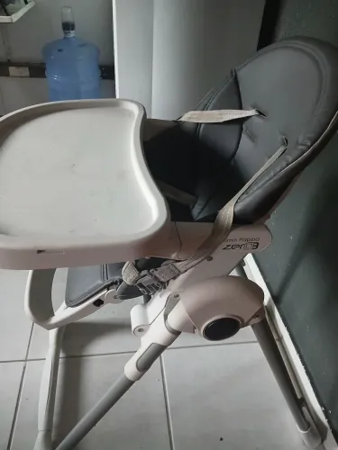 Cadeira de alimentação
