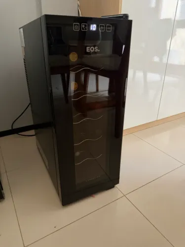 Vende-se EOS Adega 12 garrafas