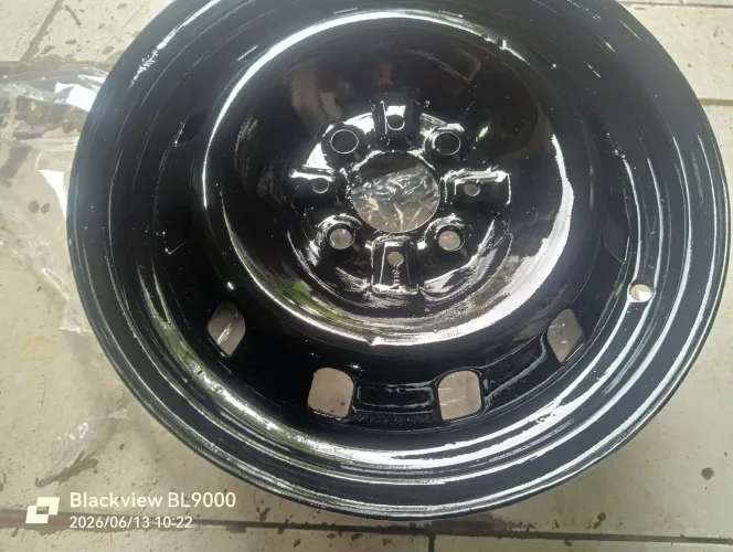 Uma roda aro 14 da da Fiat tipo da em toda linha Fiat 4 furos 