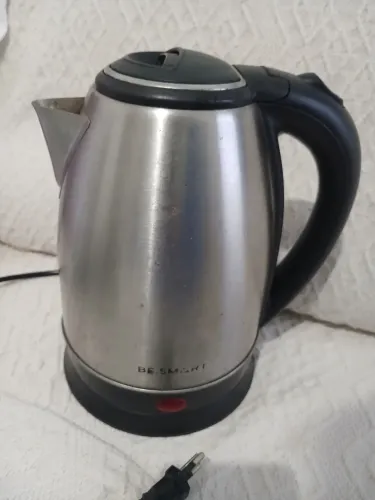 Chaleira elétrica pra café e chá funcionando bem 