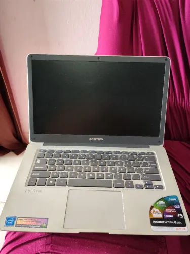 Notebook positivo com defeito
