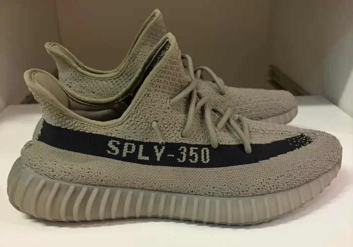 Adidas Yeezy Boost 350 V2 Granite - Seminovo