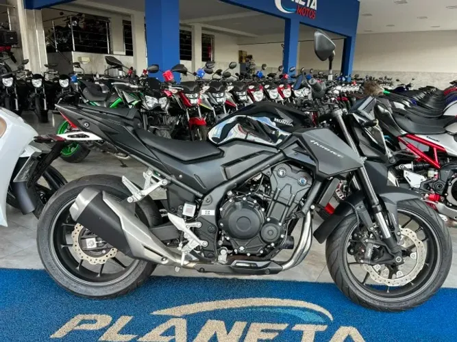 Honda Hornet 500 - Modelo 2026, moto em estado de zero km, com apenas 1.500 km rodados!
