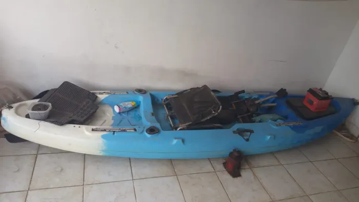 Caiaque Falcon com pedal OPORTUNIDADE