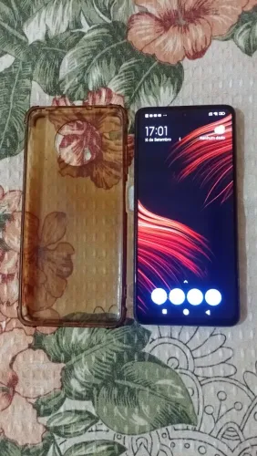 Poço x3 pró de 128 GB de memória