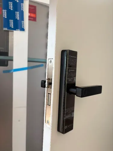 Instalação de fechadura