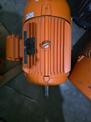? MOTOR ELÉTRICO WEG 15 CV - NOVO - 440V TRIFÁSICO