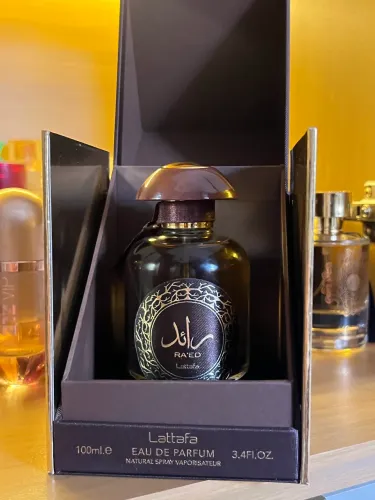 Ra?ed Oud perfume árabe