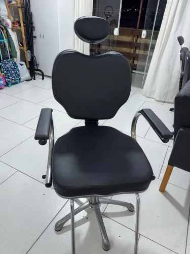 Vendo cadeira de Cabelereiro/barbeiro