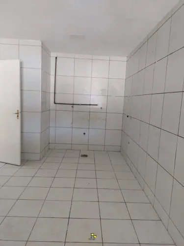Montese Ponto Comercial 48m², WC Social, Piso em cerâmica branca, 02 Vagas de garagem (1º 