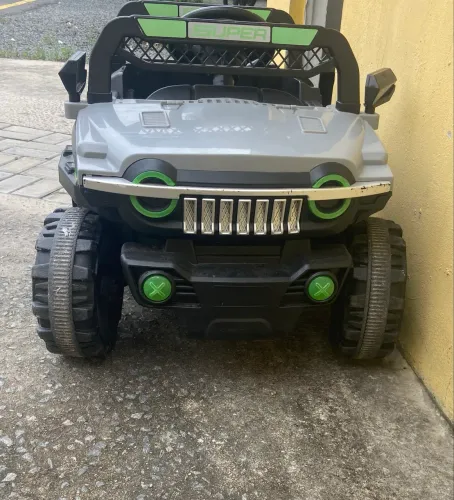 Carrinho elétrico infantil jipe 12V