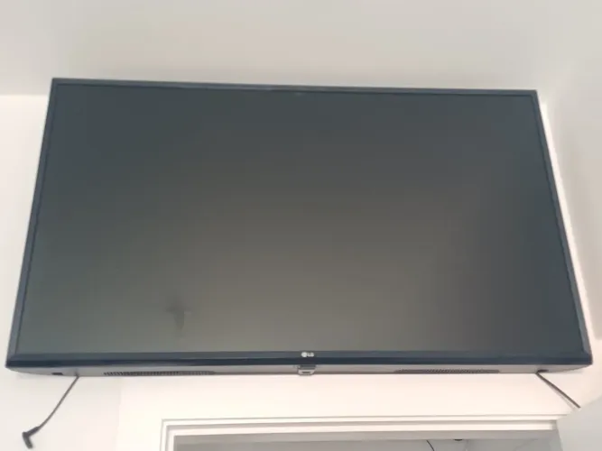 Vendo TV 43" Usada